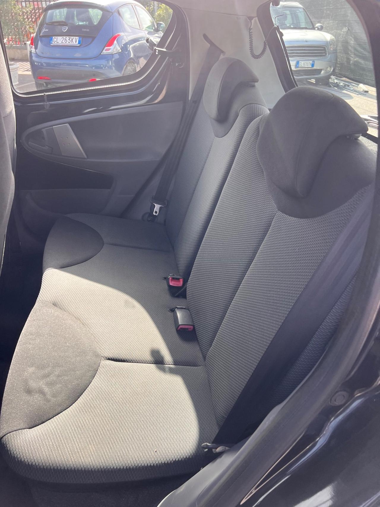 Toyota Aygo 1.0 12V VVT-i 5 porte Sol