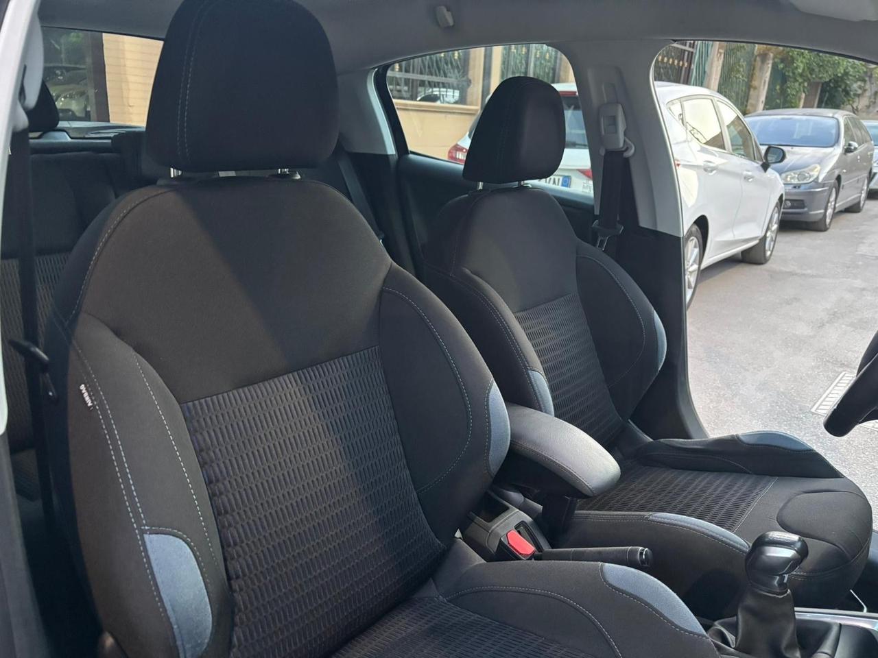 Peugeot 208 1.4 HDi 68 CV 5 porte Allure