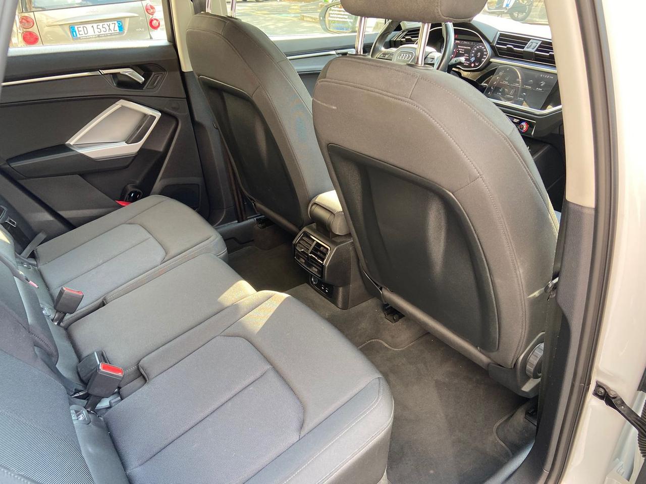 Audi Q3 Business Advanced 2.0 35 TDI #11442