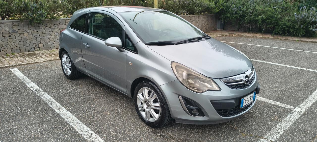 Opel Corsa 1.2 3 porte Club