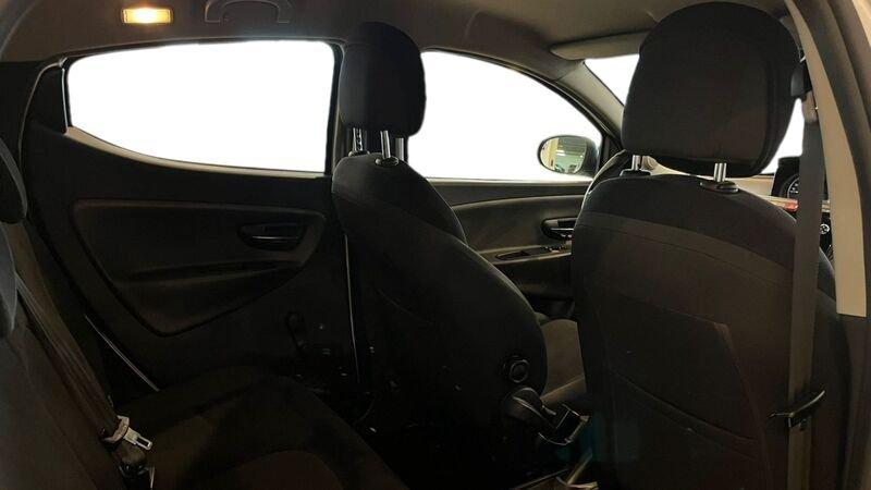 Lancia Ypsilon Ypsilon 1.2 69 CV 5 porte Silver