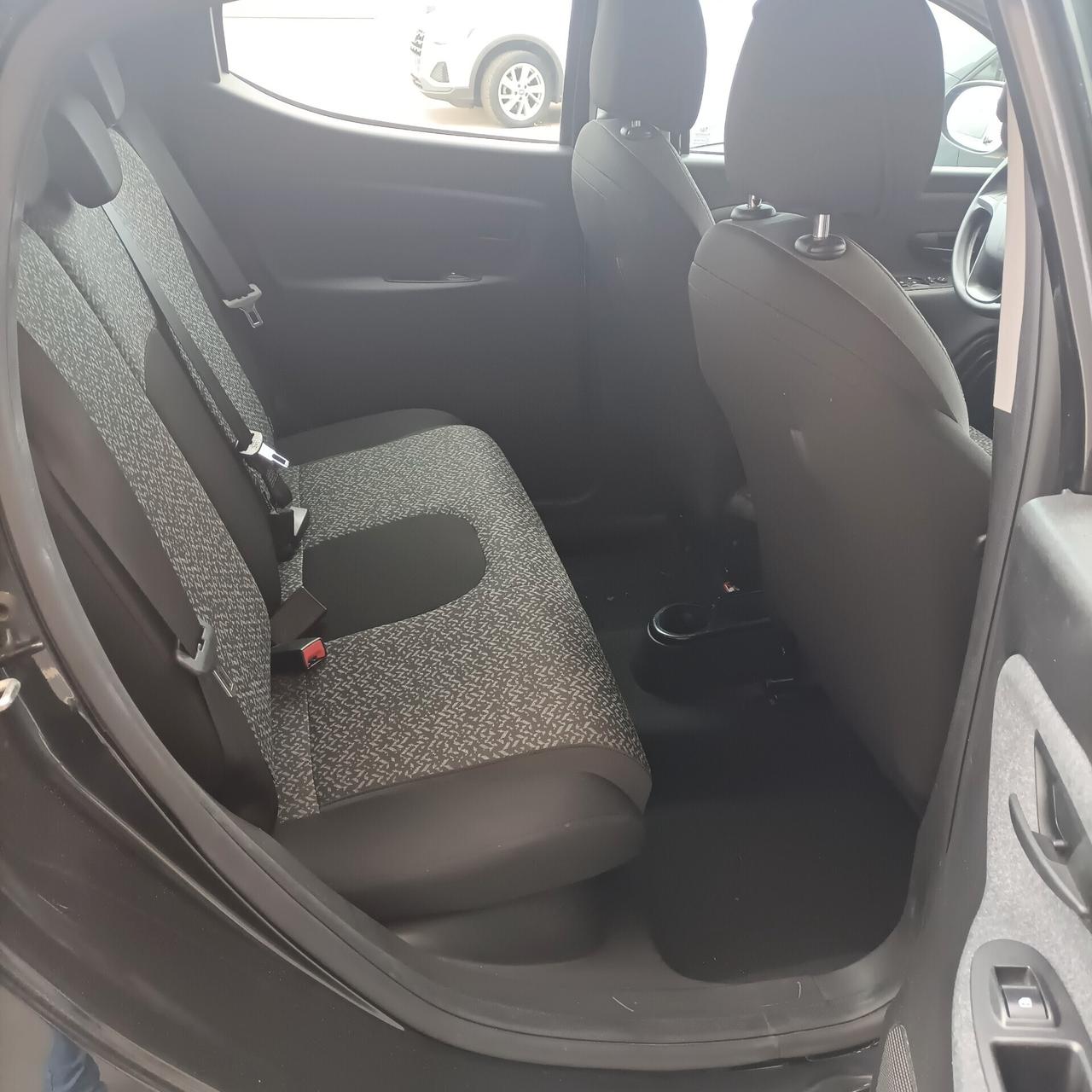 Lancia Ypsilon 1.0 FireFly 5 porte S&S Hybrid Silver