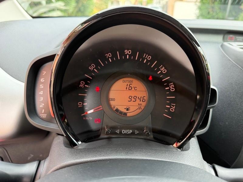 Toyota Aygo 1.0 VVT-i 69 CV 5 porte 9900 KM