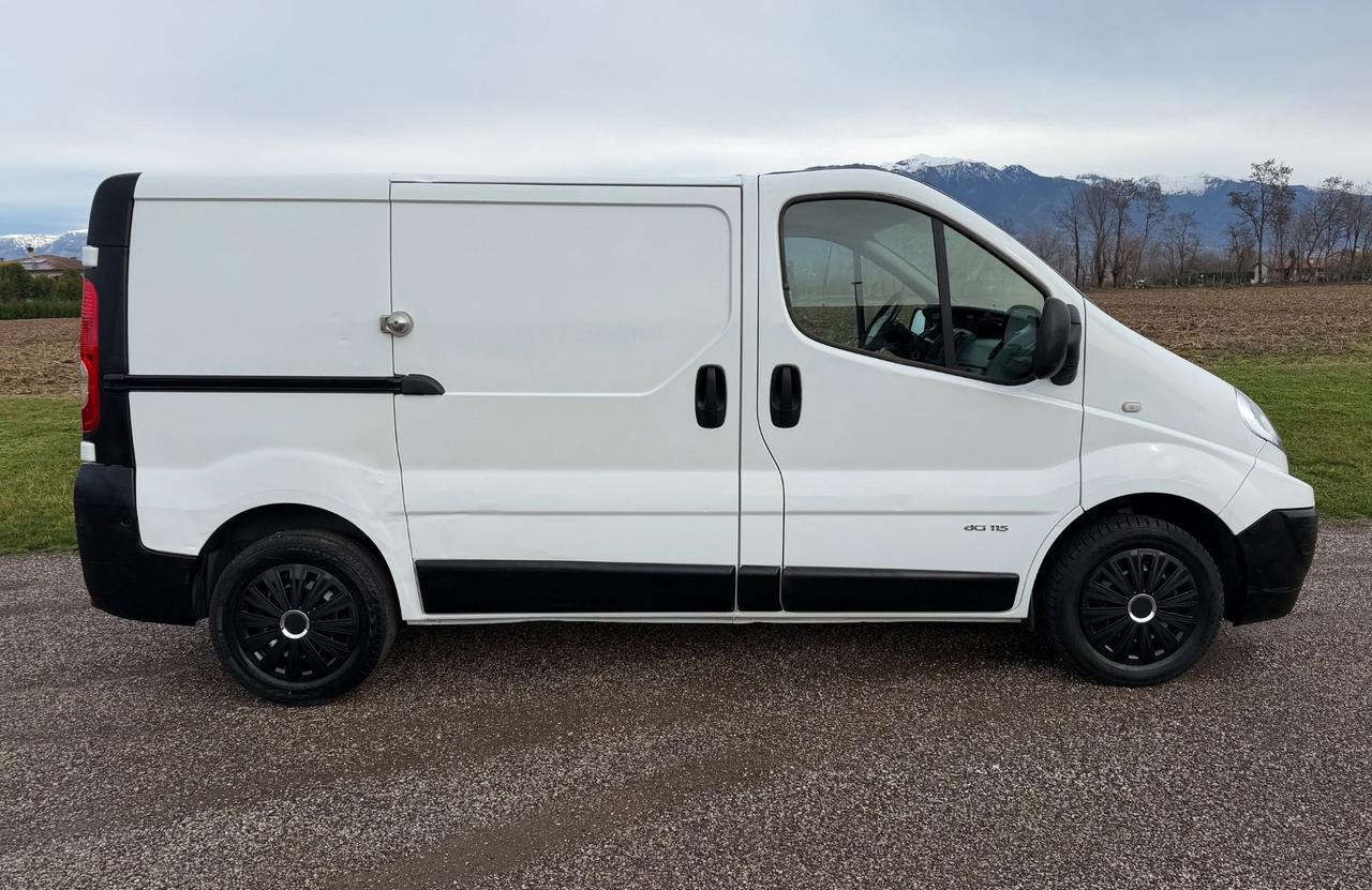 RENAULT TRAFIC 2.0 CTDi 115 CV 6 MARCE CLIMA AUTO