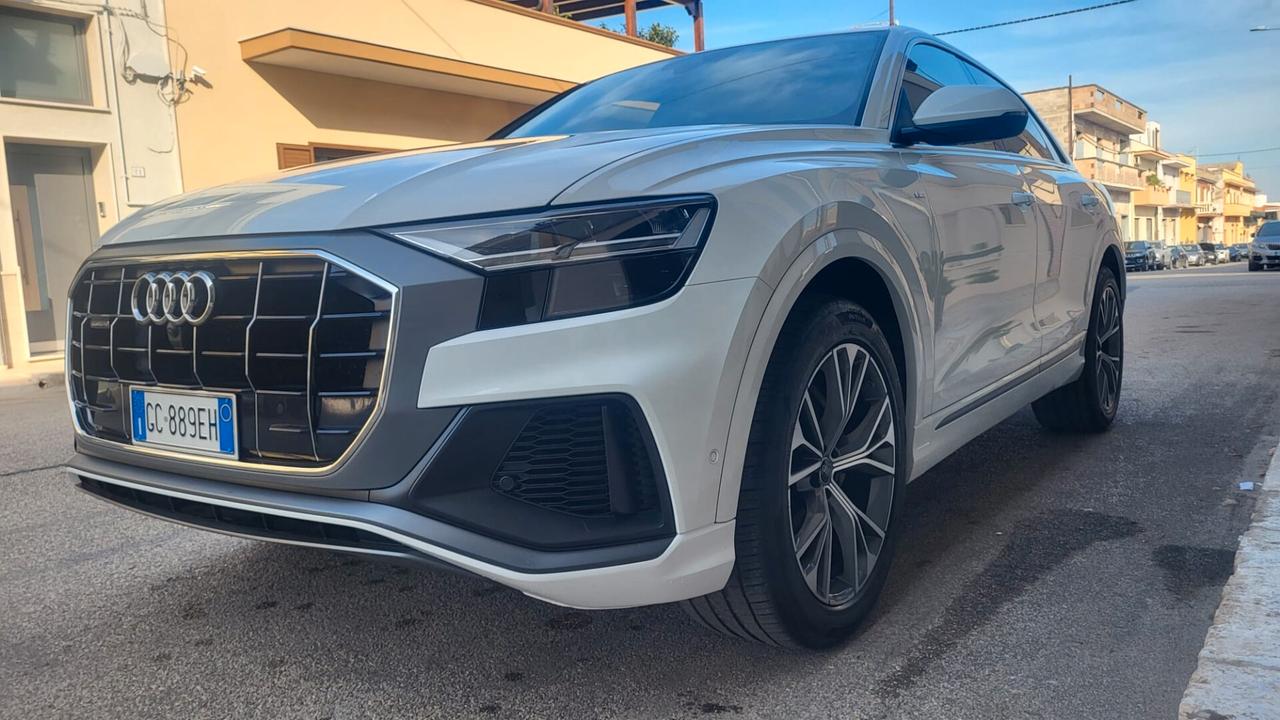 Audi Q8 50 TDI 286 CV Quattro S-Line...