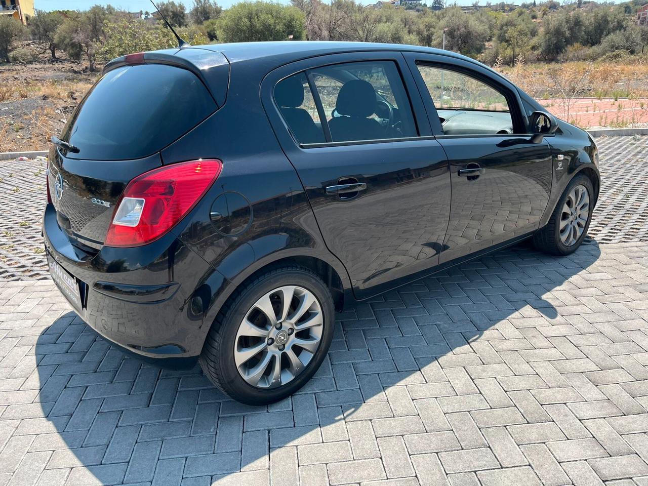 Opel Corsa 1.3CDTI NEOPATENTATI NUOVA 2011