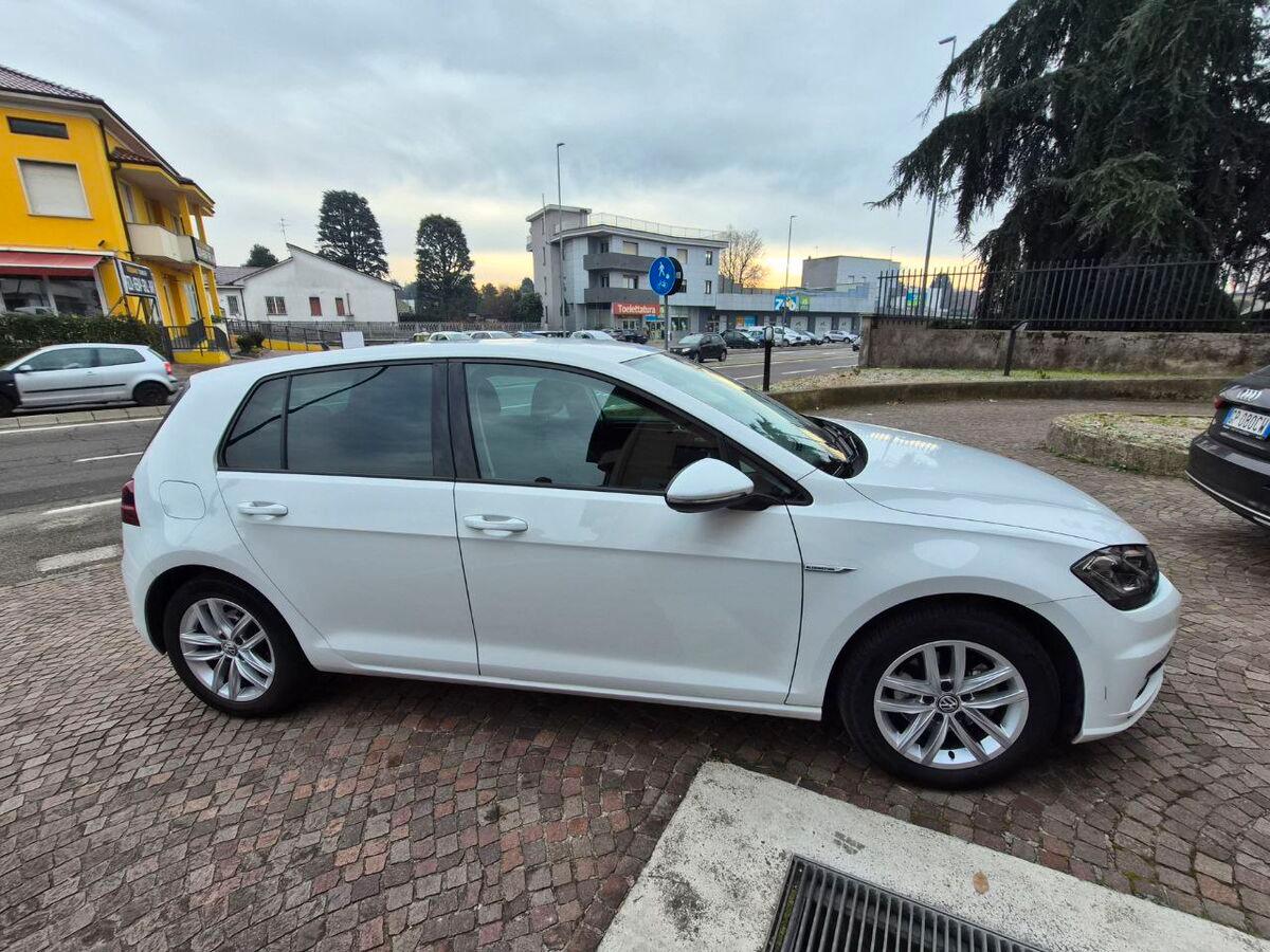 Volkswagen Golf 1.5 tgi Highline 130cv