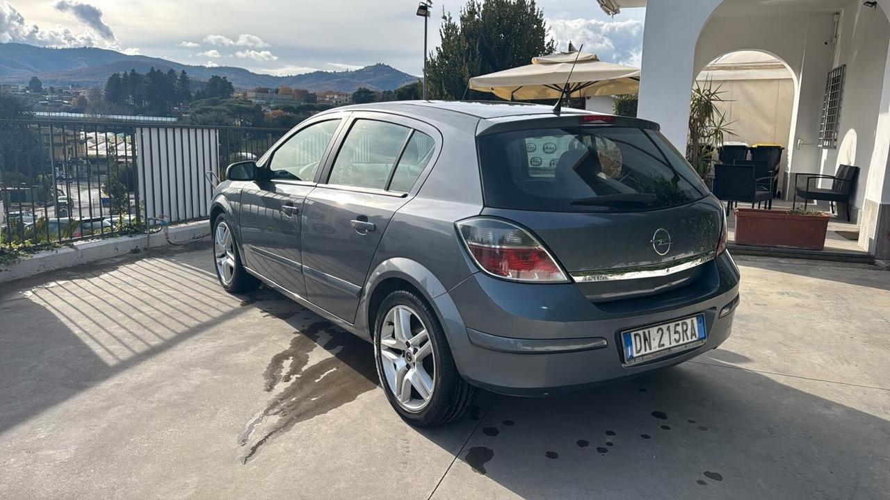 Opel Astra 1.7 CDTI 125CV 5 porte Cosmo