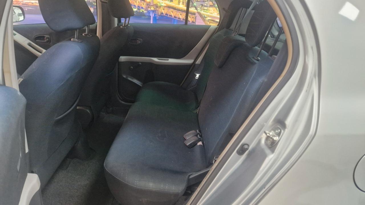 Toyota Yaris 1.0 5 porte Sol