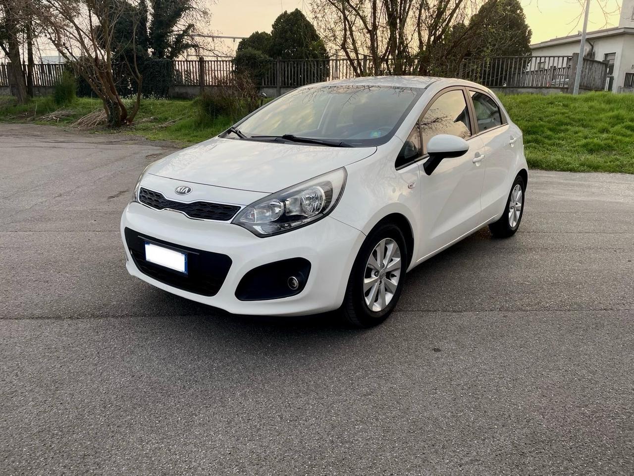 Kia Rio 1.2 CVVT 5p. Active per Neopatentati 2014