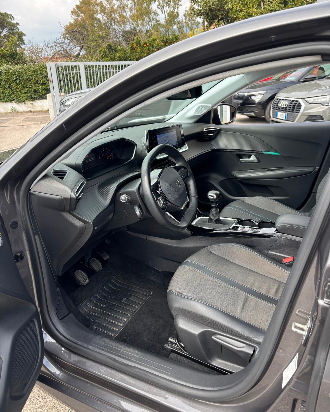 Peugeot 208 1.2 100HP Start&Stop 5 porte Allure