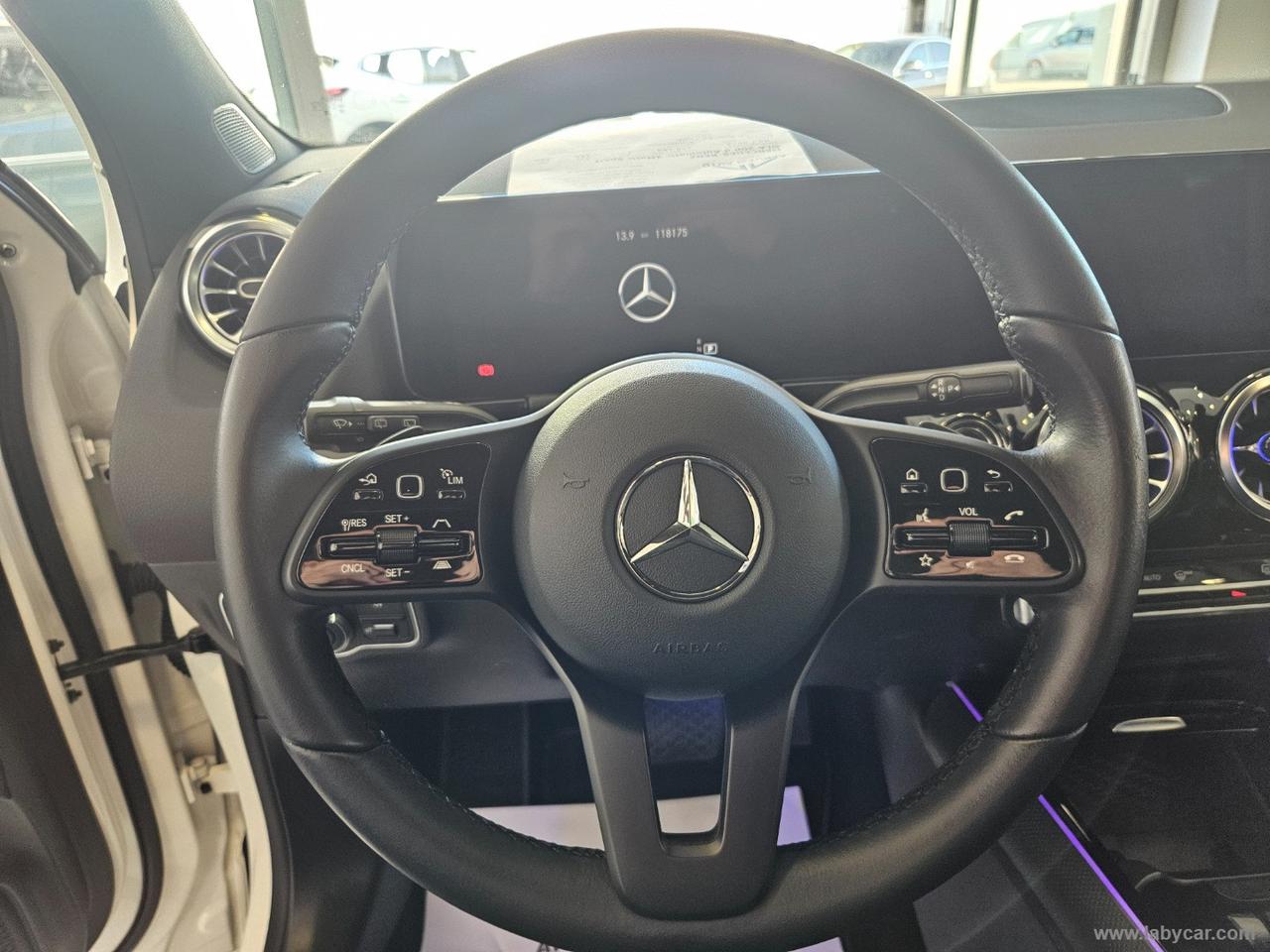 MERCEDES-BENZ GLA 200 d Automatic 4Matic Sport