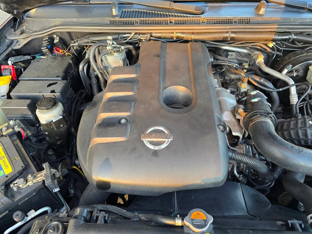 Nissan Navara 2.5 dCi 190CV King Cab LE DA VETRINA!