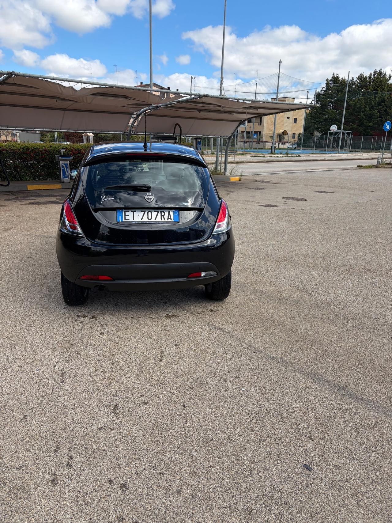 Lancia Ypsilon 0.9 TwinAir 85 CV 5 porte Metano Ecochic Gold