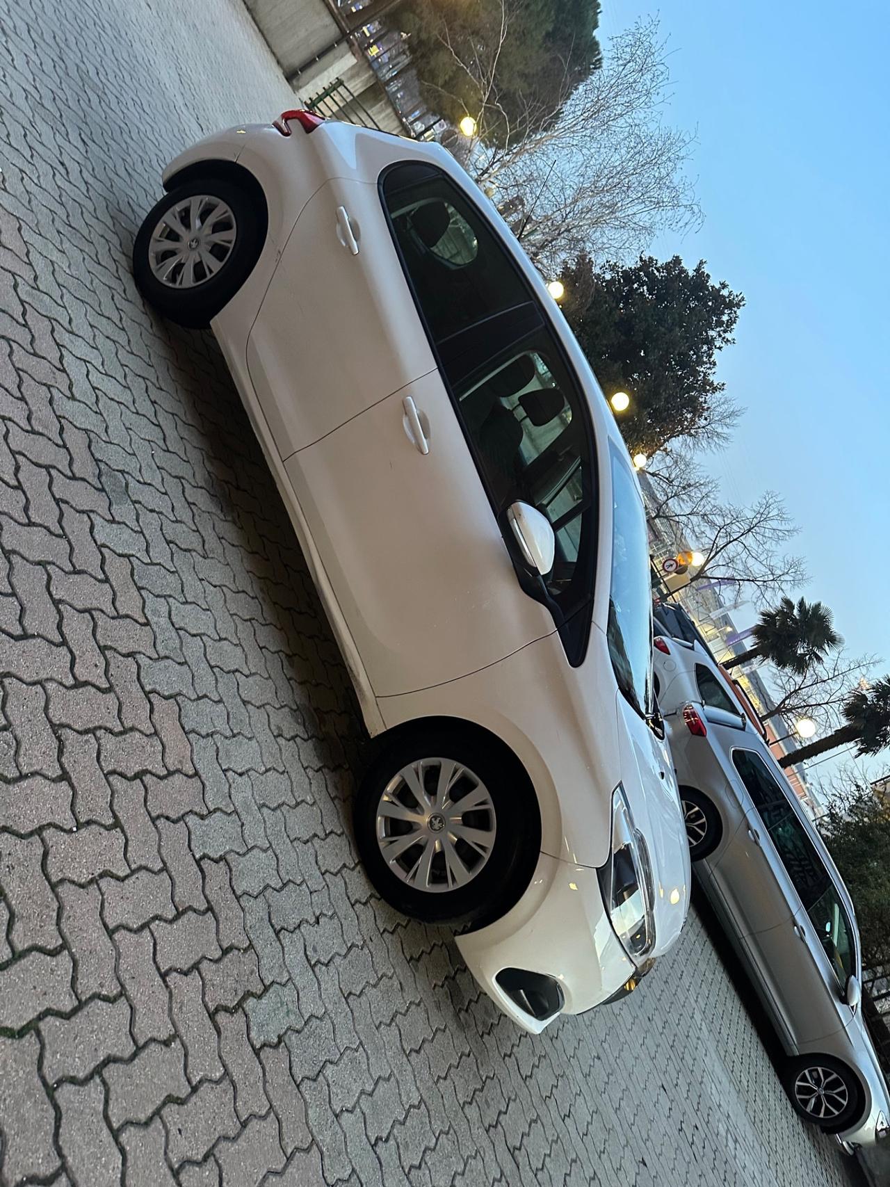 Peugeot 208 BlueHDi 75 5 porte Active