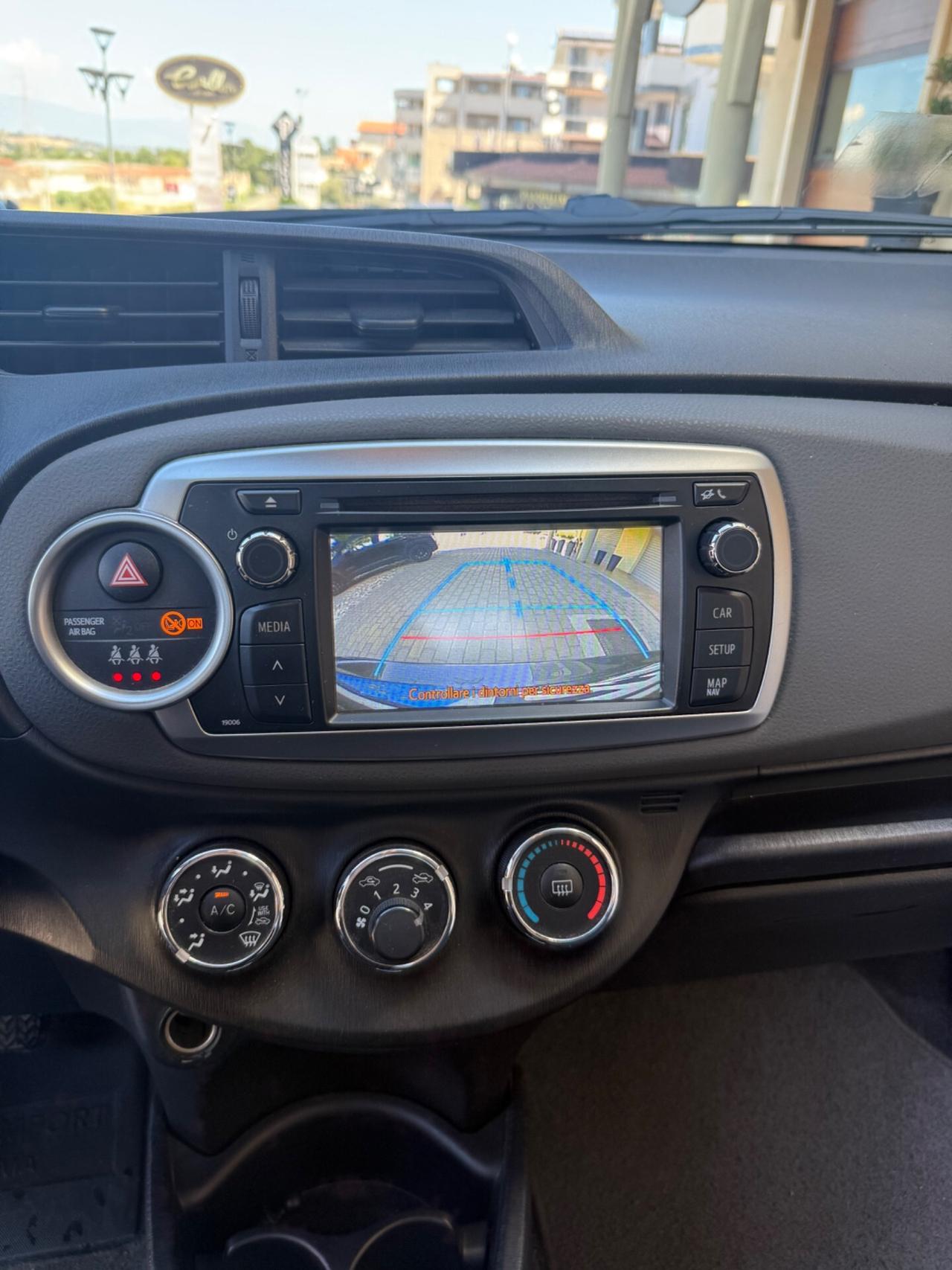 Toyota Yaris 1.0 5 porte neopatentati