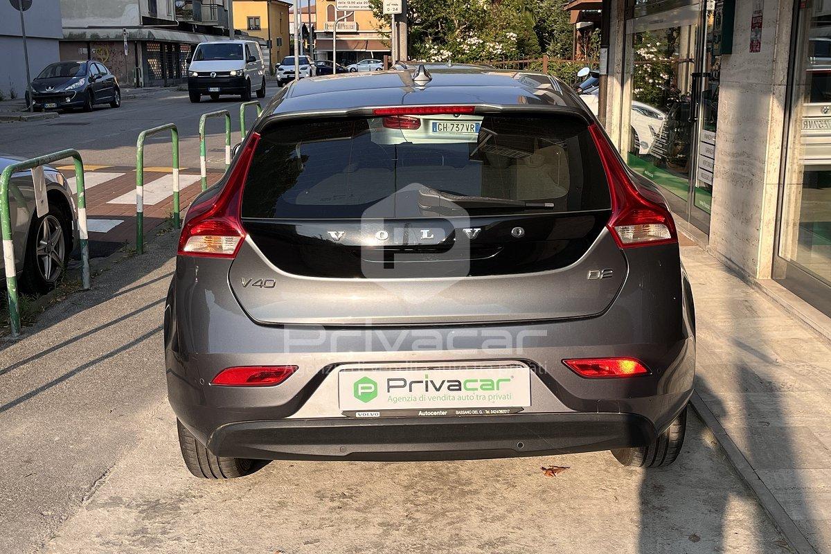 VOLVO V40 D2 1.6 R-design Momentum