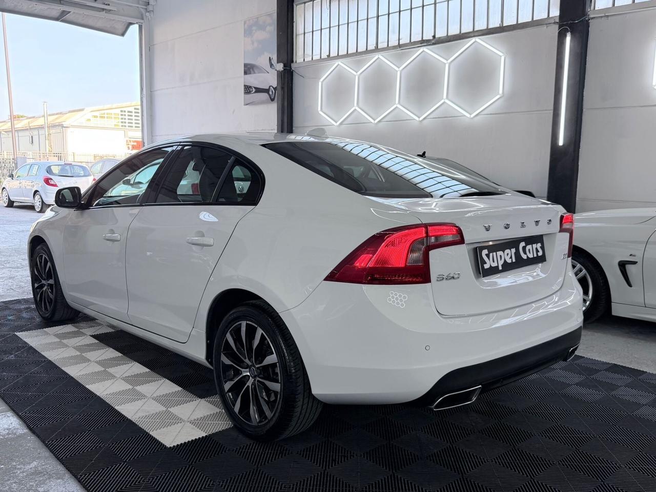 Volvo S60 D2 Geartronic Summum