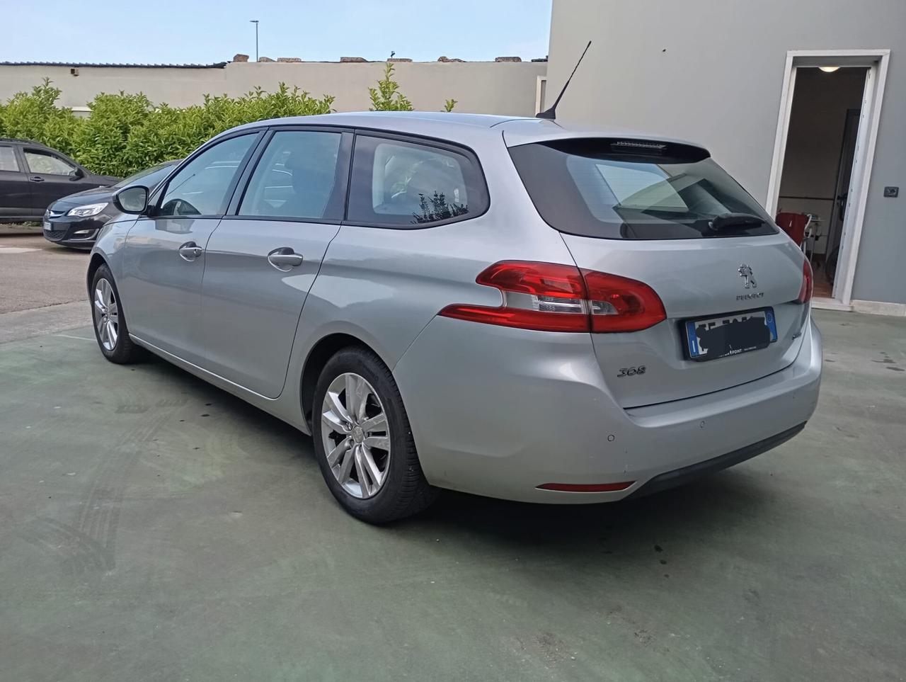 Peugeot 308 BlueHDi 100 S&S SW Business
