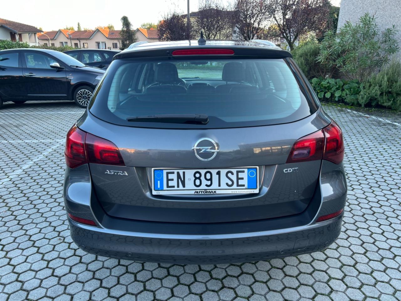 Opel Astra 1.7 CDTI 130CV Sports Tourer Cosmo Fleet