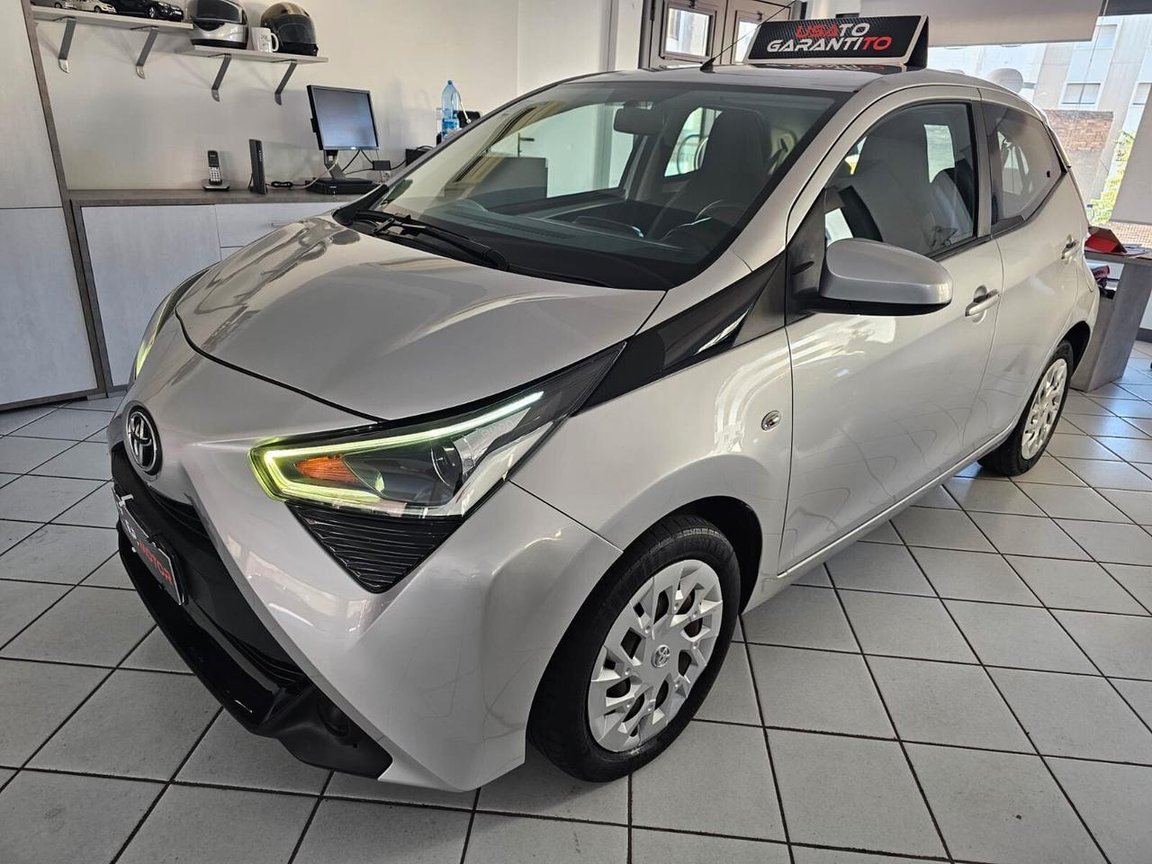 Toyota Aygo 1.0 VVT-i 72 CV 5 porte x-clusiv MMT