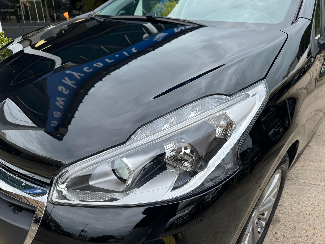 Peugeot 208 PureTech 82 5 porte Allure