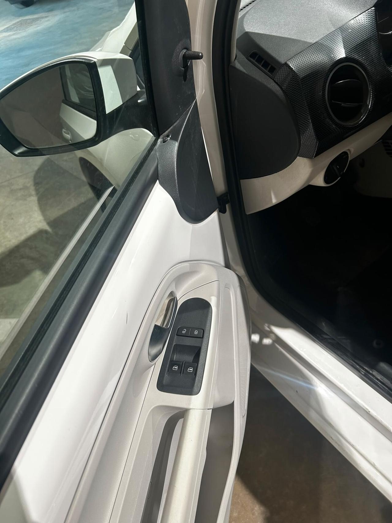 Volkswagen up! 1.0 60 CV