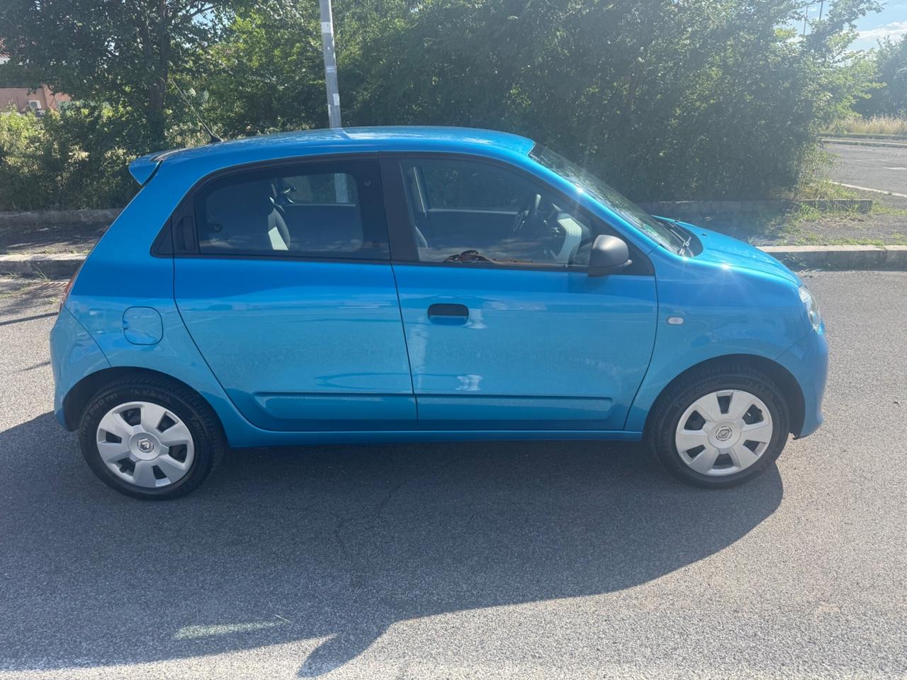Renault Twingo euro 6 neopatentati garanzia permute