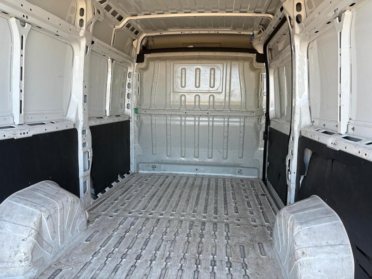 Peugeot Boxer 330 2.2 BlueHDi PM-TM L2 H2 SPOTICAR