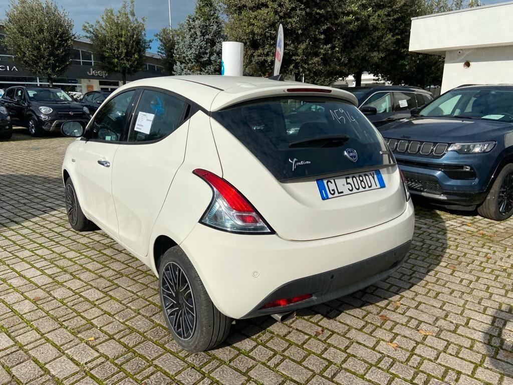 Lancia Ypsilon 1.0 FireFly 5 porte S&S Hybryd Gold