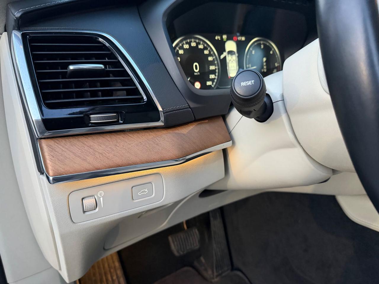 Volvo XC 90 2.0 D5 Inscription *PROMO FINANZ #8895