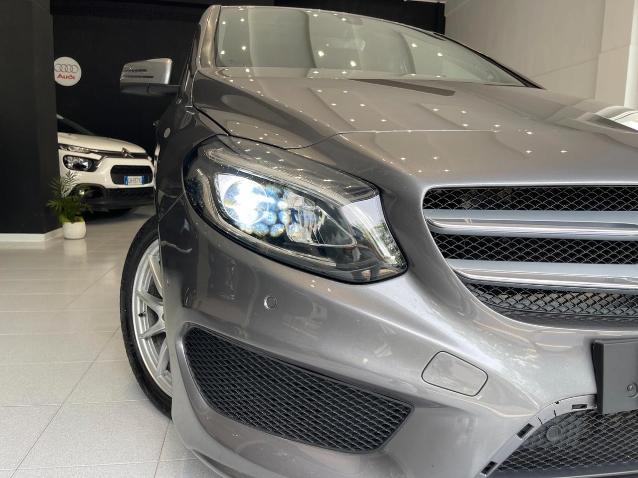 Mercedes-benz B 200D Auto. FULL AMG