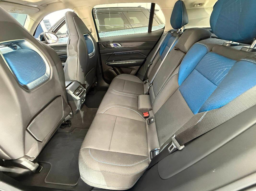 Lynk and Co 01 1.5 td phev auto