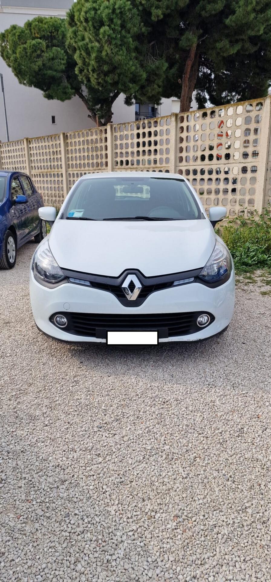 Renault Clio 1.2 75CV GPL Costume National 2015