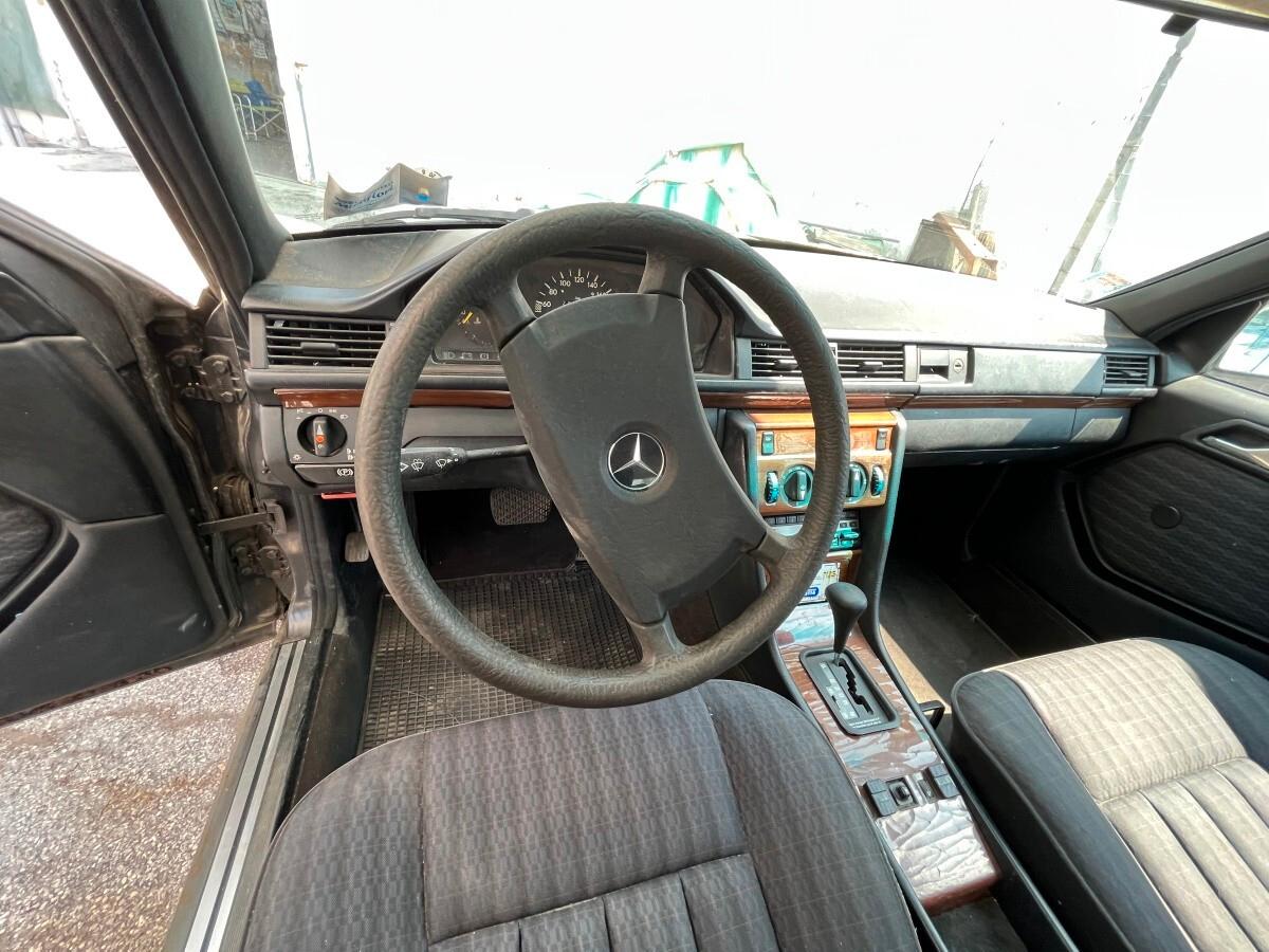 Mercedes-benz 190 2.3 E cat