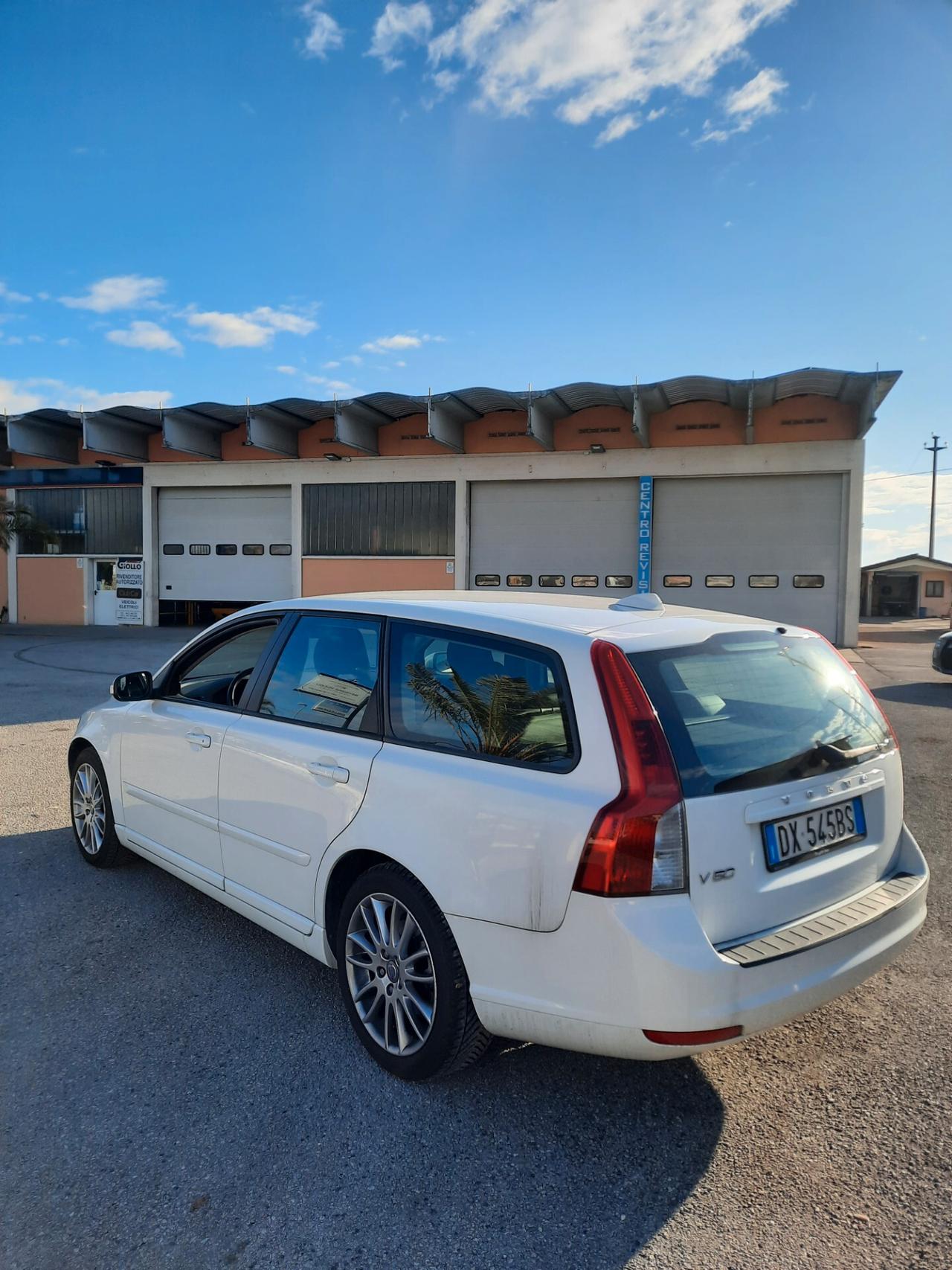 Volvo V50 1.6 D cat Momentum OK NEOPATENTATI