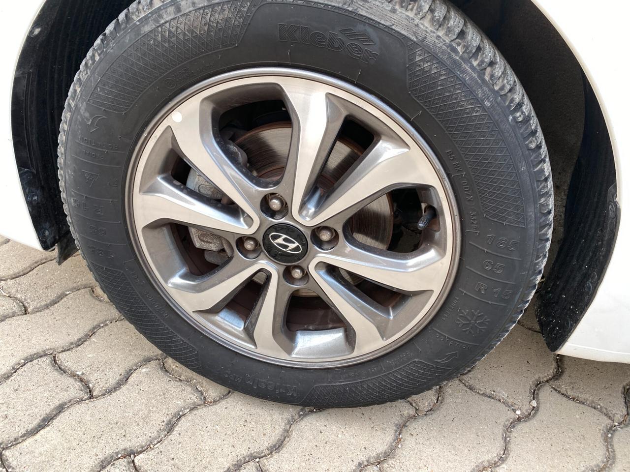 Hyundai i20 1.2 5 porte Econext Tech KM CERTIFICATI --Pacchetti auto per commercianti ---