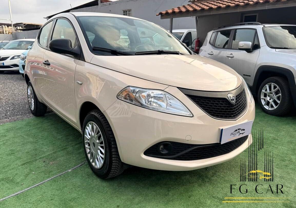 Lancia Ypsilon 0.9 TwinAir 85 CV 5 porte Metano Ecochic Gold 2019