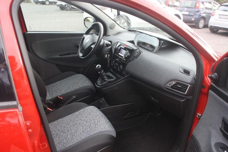 Lancia Ypsilon 1.0 FireFly 70cv Hybrid Silver