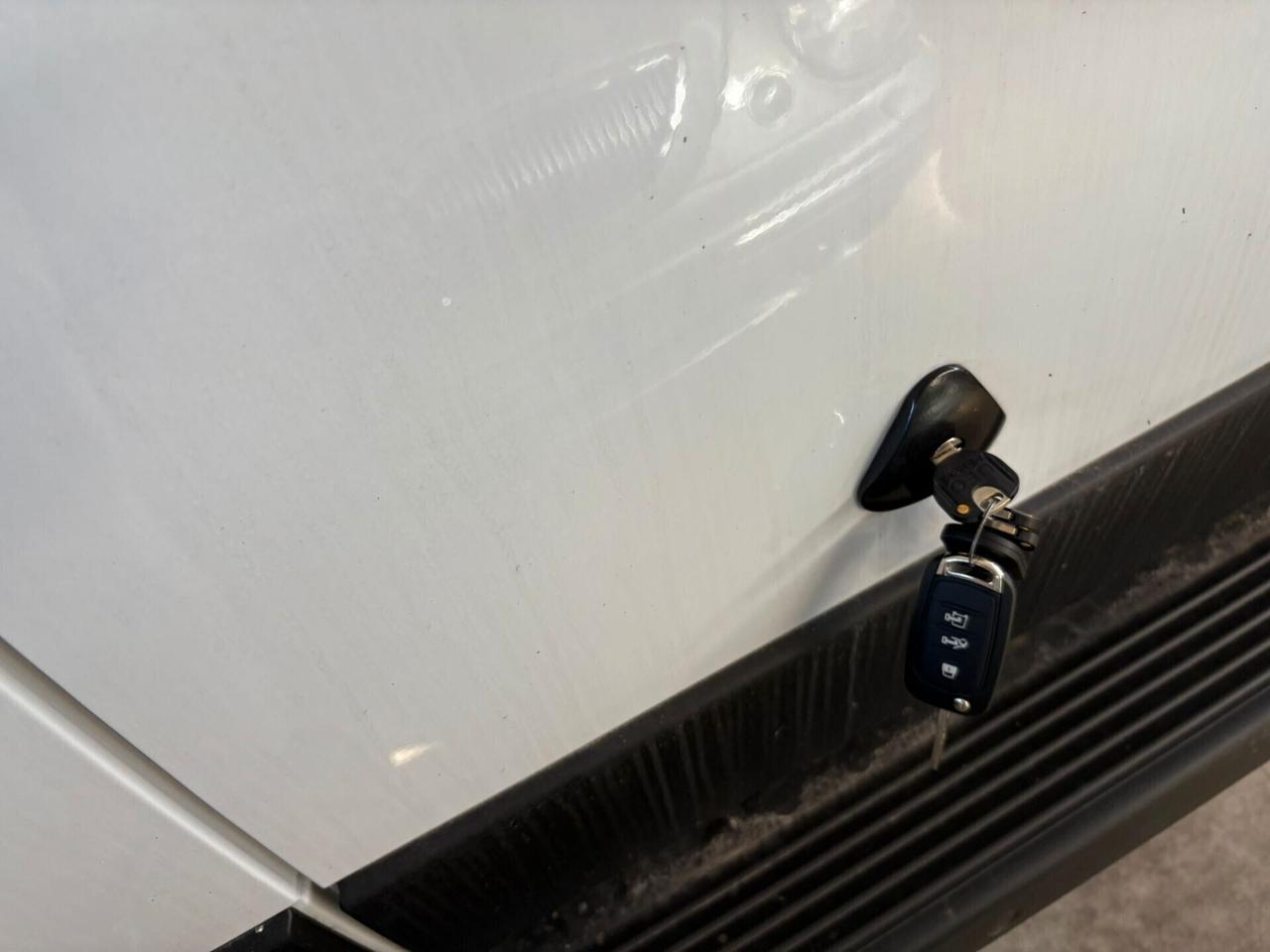 Peugeot Boxer furgone L2H2 2.2 BlueHdi 140cv con telecamera posteriore e blocco porte carico in sicurezza
