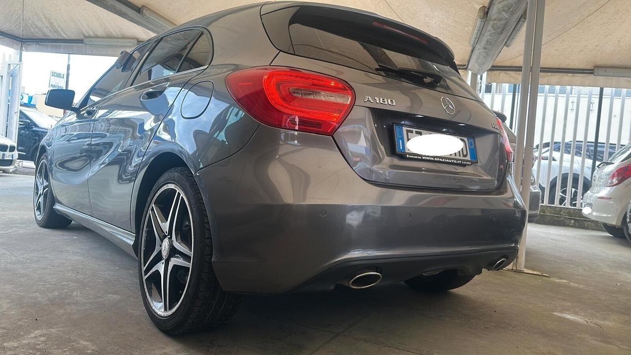 MERCEDES A180 PREMIUM INTERNI IN PELLE... FULL..