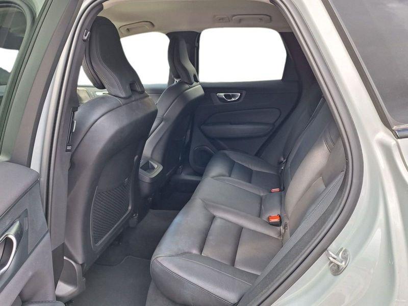 Volvo XC60 B4 197+12 CV Automatica Mild Hybrid Plus Dark