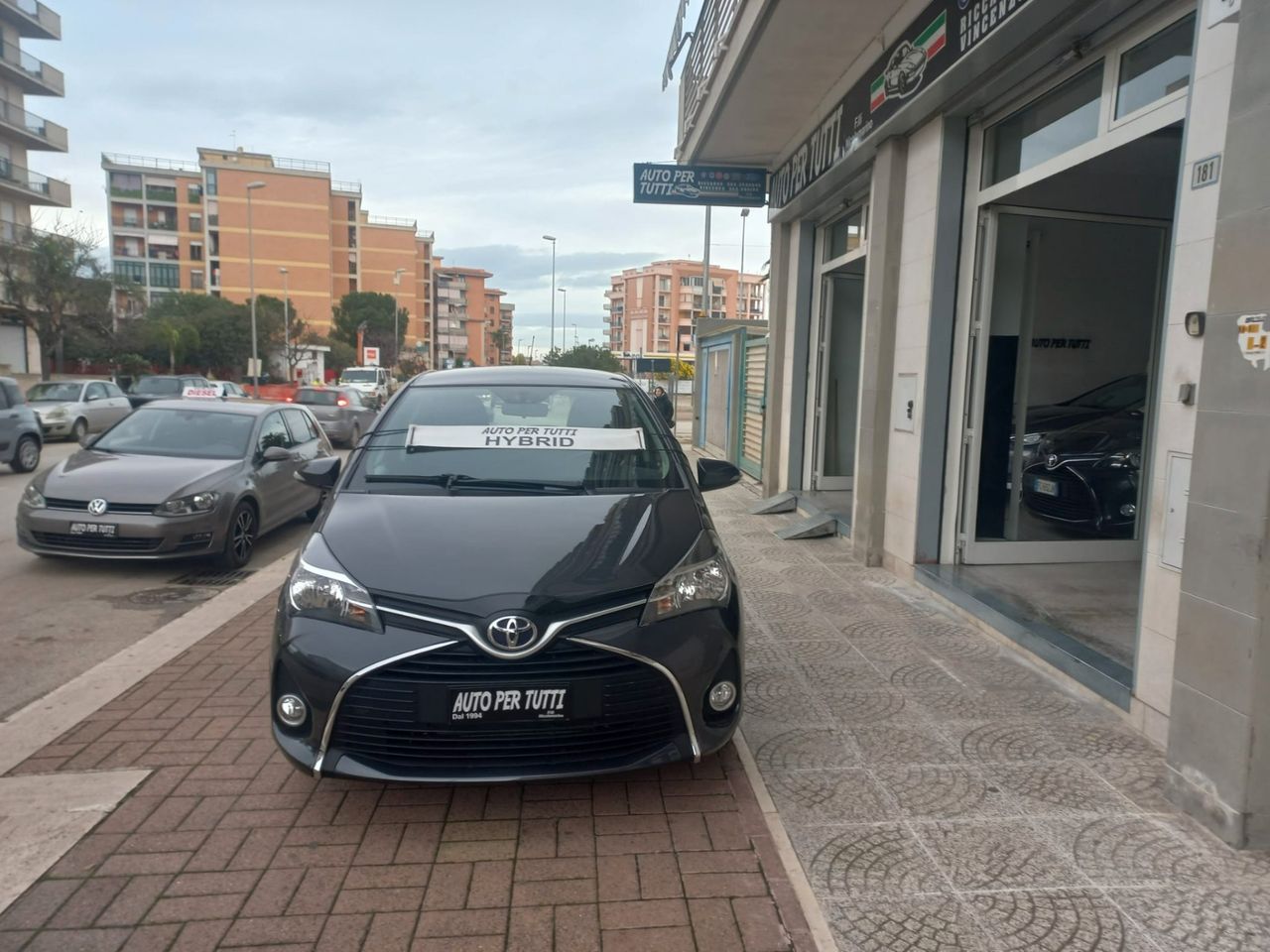 Toyota Yaris Hybrid versione Sinergy Drive