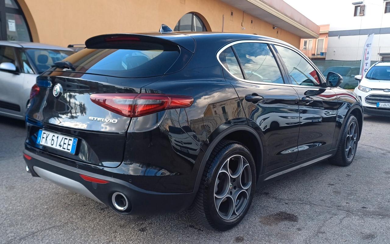 Alfa Romeo Stelvio 2.2 Turbodiesel 210 CV AT8 Q4 Executive