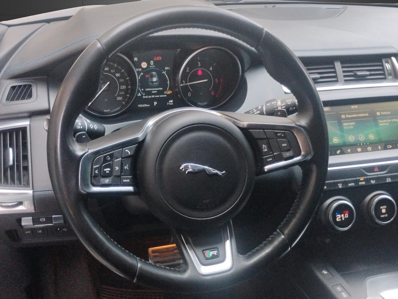 Jaguar E-Pace 2.0d i4 R-Dynamic.240cv.PANORAMA.