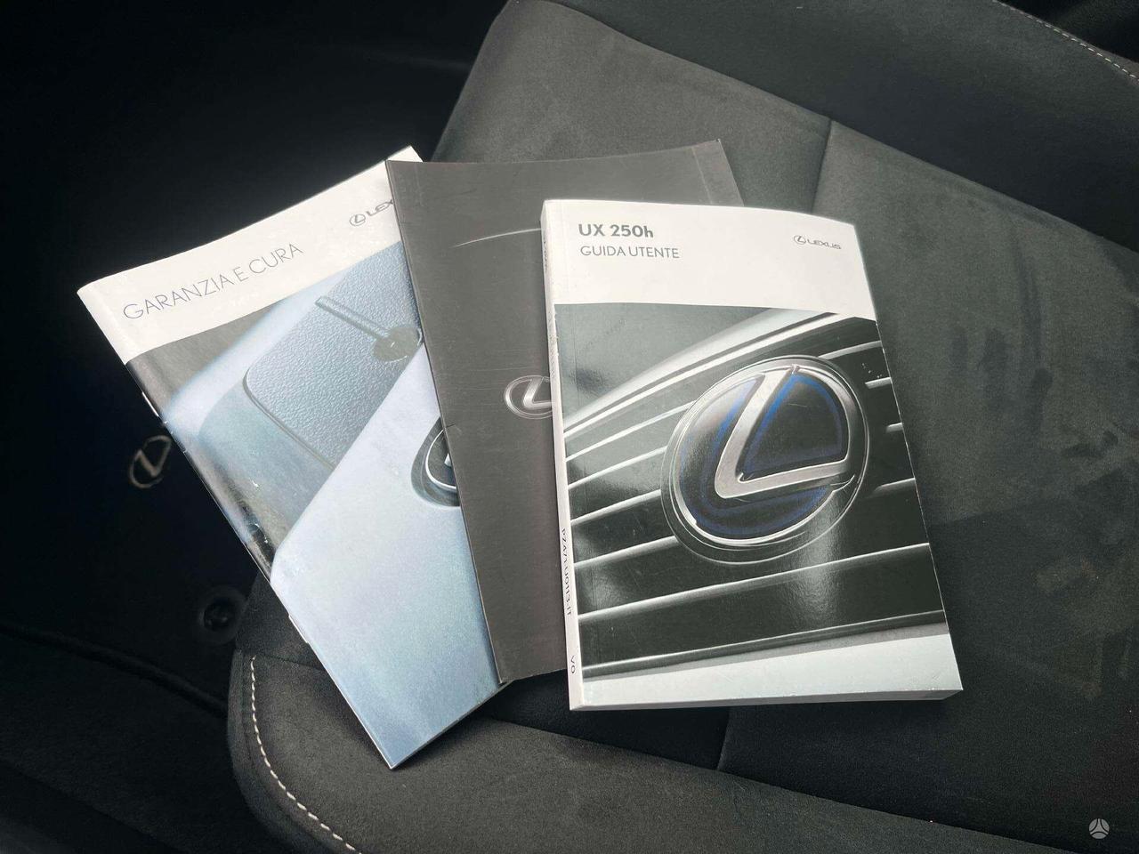 Lexus UX Hybrid Business