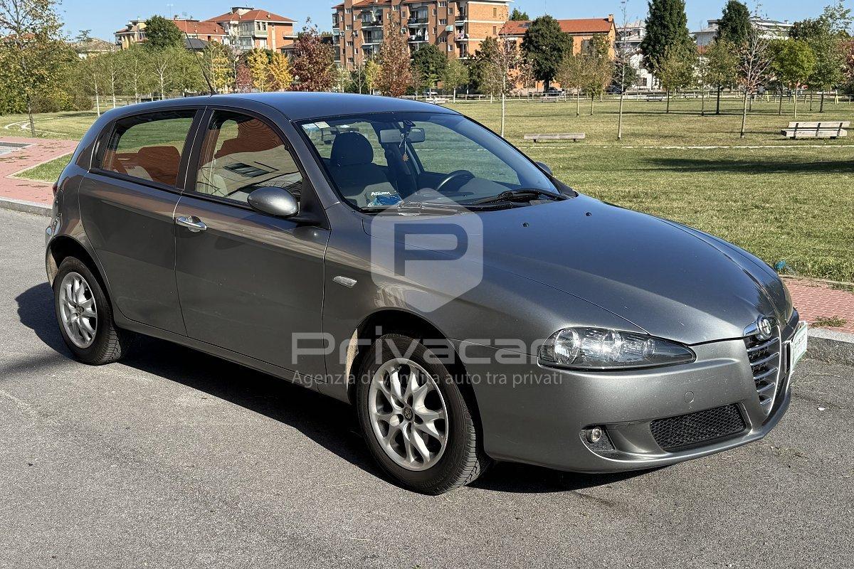 ALFA ROMEO 147 1.9 JTD (115) 5 porte Distinctive