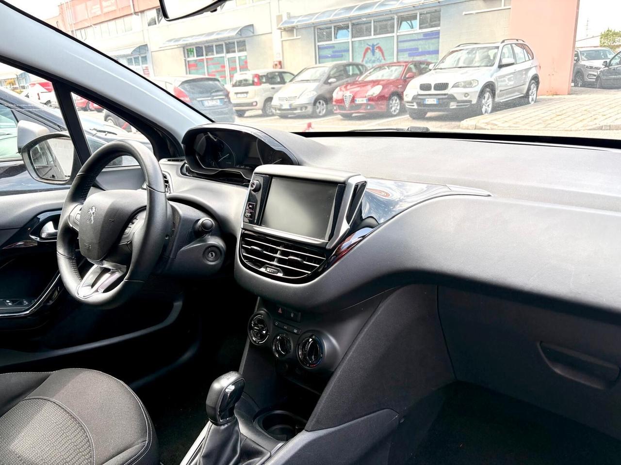 Peugeot 208 1.2 Neopatentati