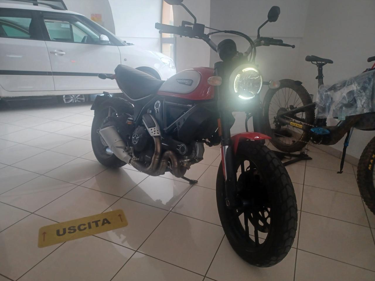 Ducati scrambler 800