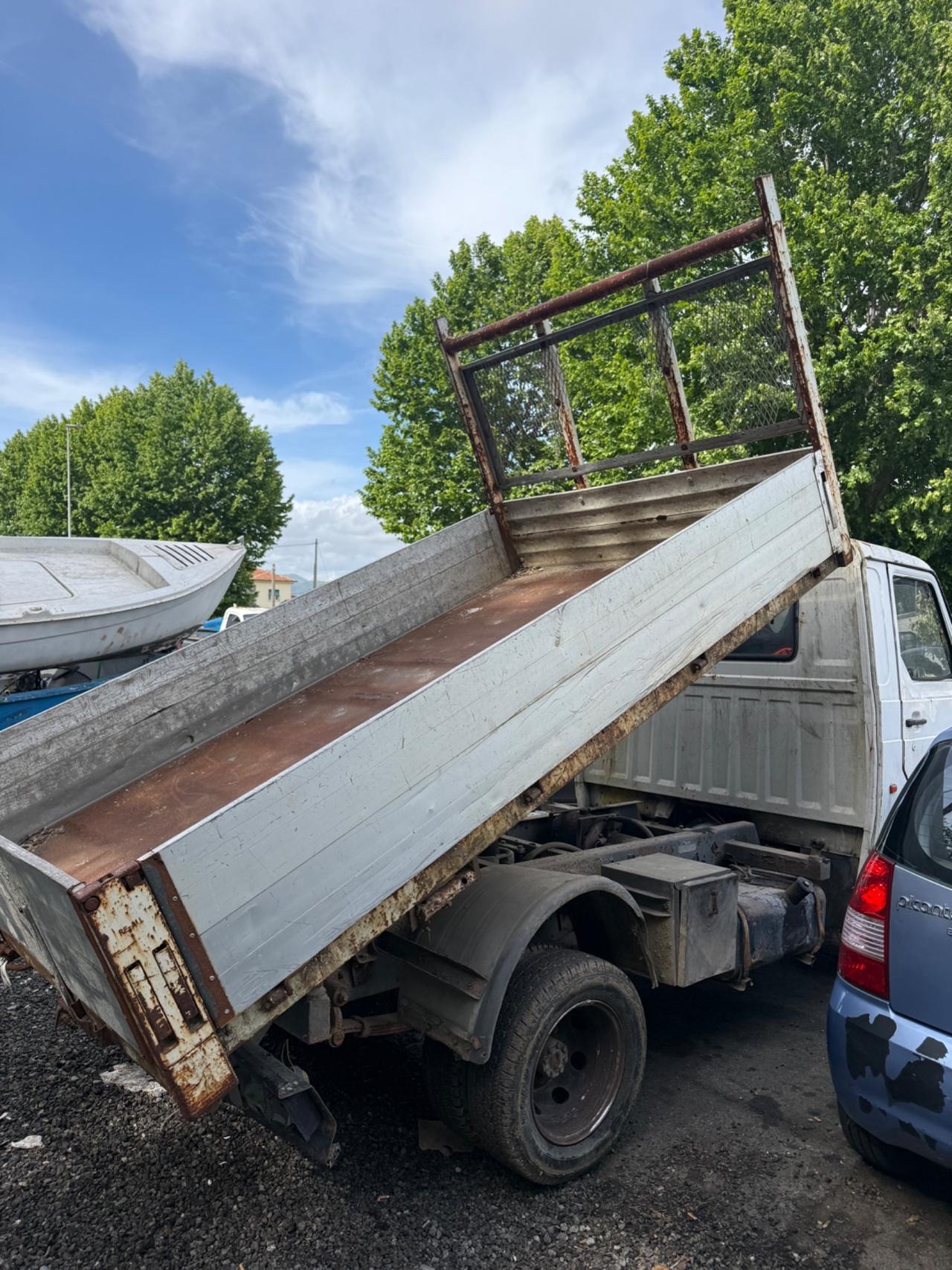 Nissan Trade 2.8